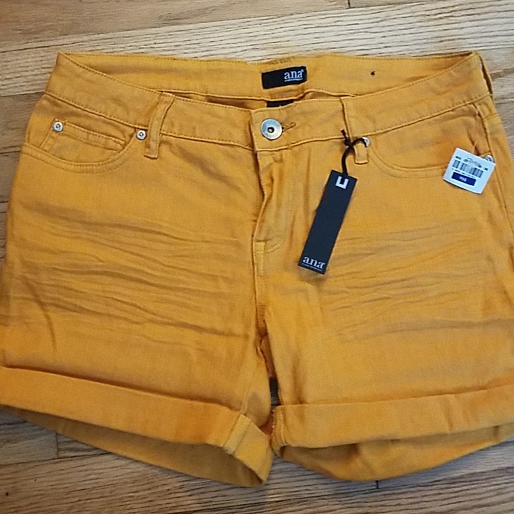 a.n.a mustard shorts- NWT